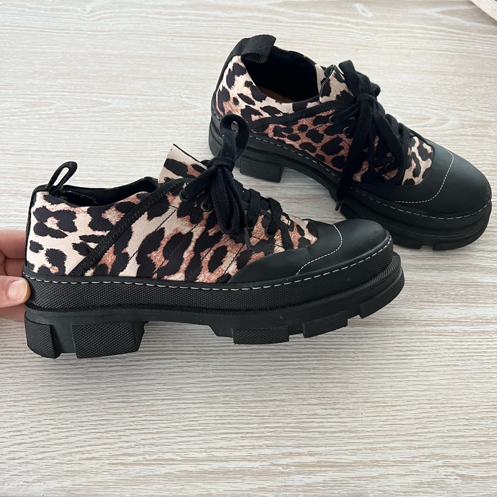 Ganni Leopard print lugg shoes 37